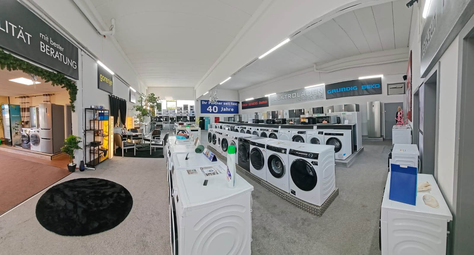 Verkaufsraum und Service von Elektroladen Eckert